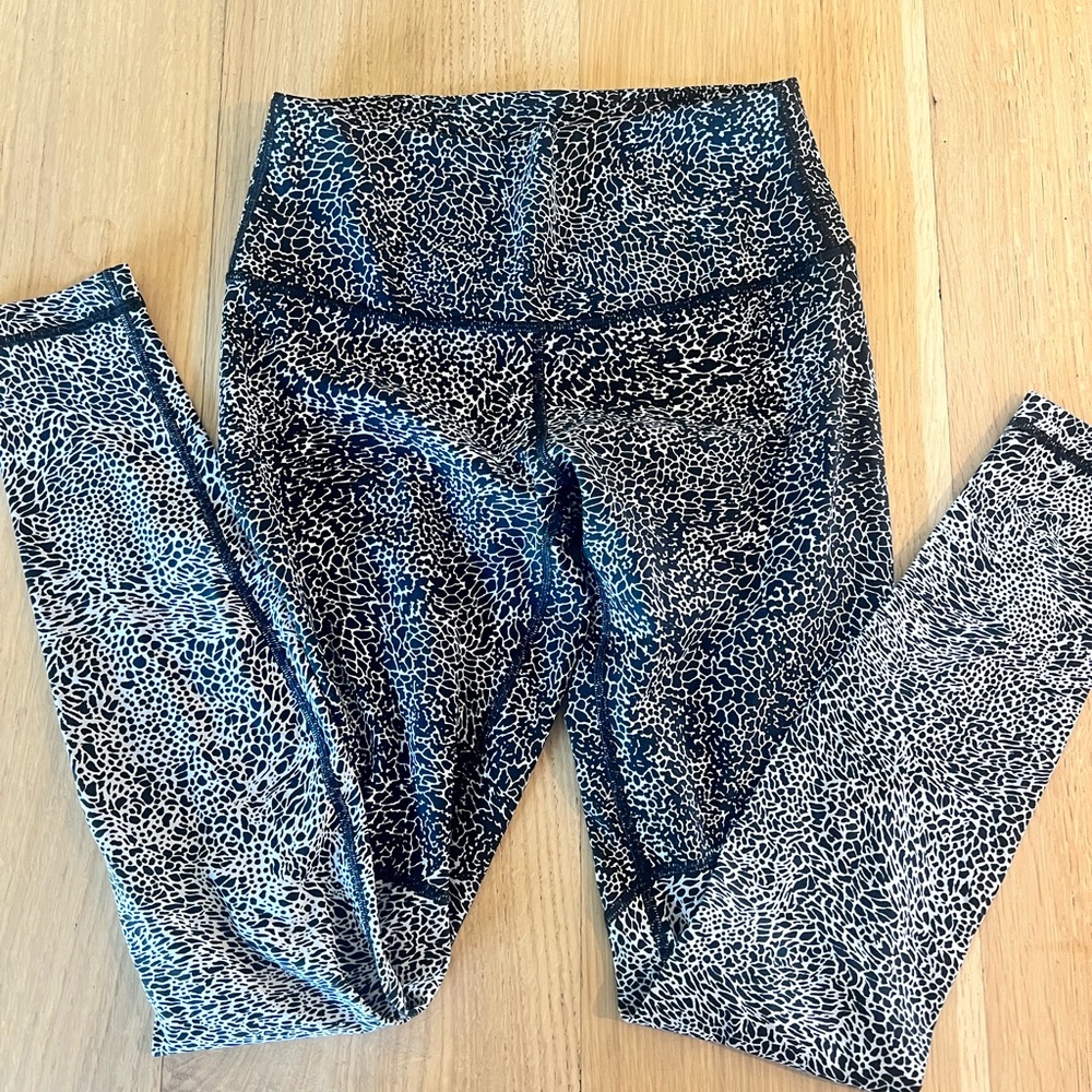 Lululemon Athletica Black and White Patterned Leggings